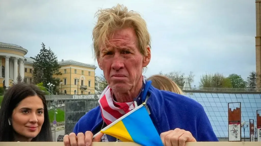 Exterior de una corte en Florida tras veredicto contra acusado de intentar asesinar a Donald Trump, símbolo de justicia y democracia