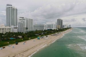Lluvias en Miami muestran resiliencia urbana y generan innovación en negocios e infraestructura sostenible
