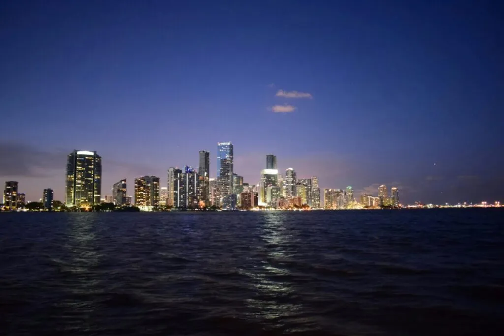 Vista panorámica de Miami con estadios y escenarios deportivos que refuerzan su posición como destino deportivo global