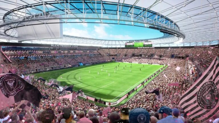 Vista aérea de Miami con estadios y público, resaltando su consolidación como destino deportivo internacional.