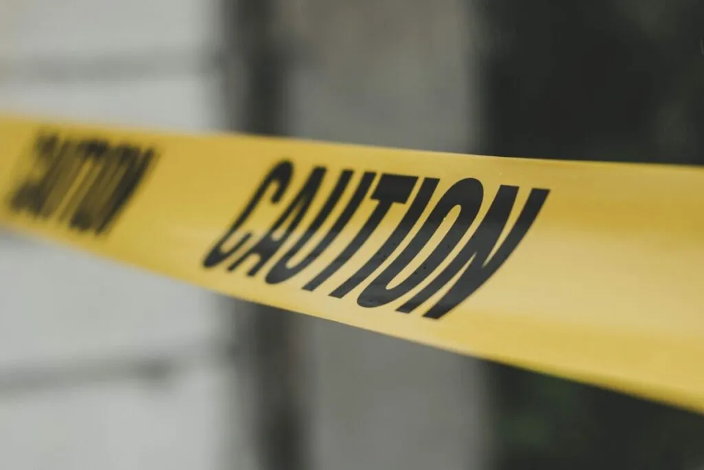 Vista aérea de un barrio residencial en Miami tras intervención policial luego de un tiroteo