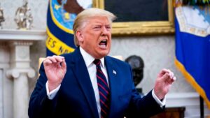 Fachada de un tribunal en Florida relacionada con la demanda de Trump contra The New York Times por difamación