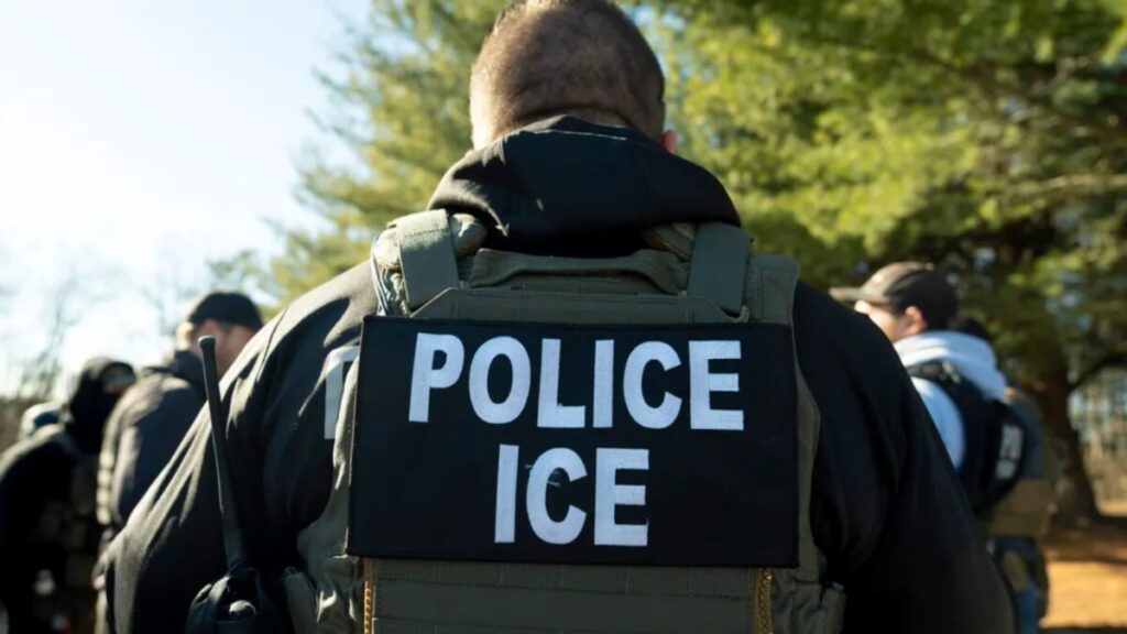 Agentes de Florida realizan detenciones pese a la suspensión de la ley migratoria SB 1718, generando tensión entre comunidades latinas.