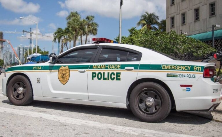 Autoridades de Miami buscan a reo liberado condenado por homicidio, con recompensa anunciada y operativo especial.