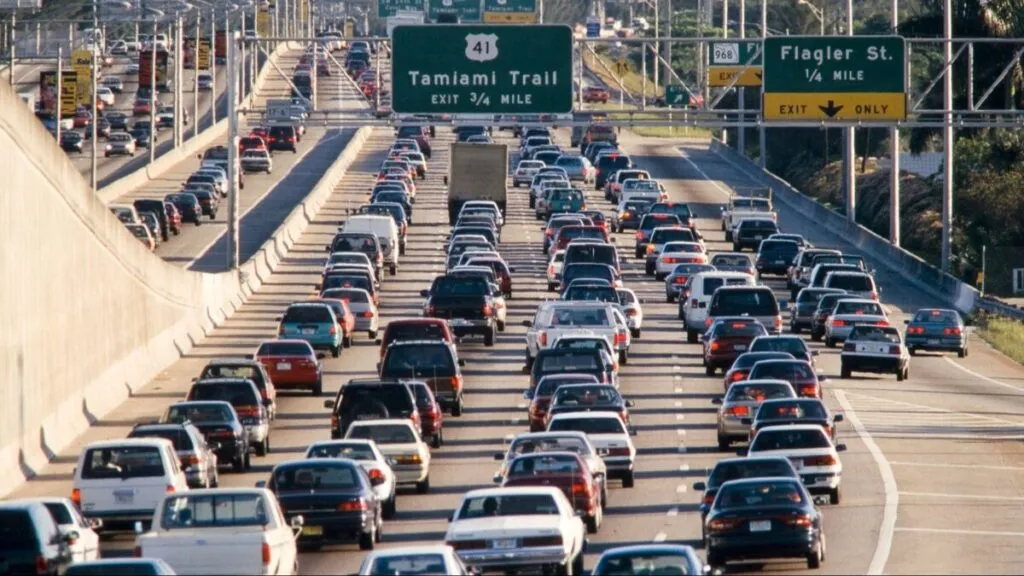 Florida ocupa el tercer lugar entre los estados más caros para tener un auto, con alto costo de seguro, gasolina y reparaciones.