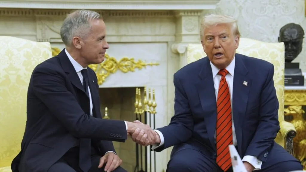 Donald Trump anuncia el fin de las negociaciones comerciales con Canadá durante una conferencia en la Casa Blanca.