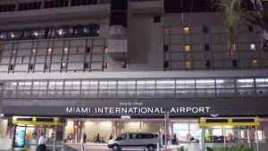 Reforma anticongestión en el Aeropuerto Internacional de Miami con inversión de 94 millones de dólares para modernizar infraestructura y movilidad aérea.