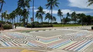 Retiran el paso peatonal del South Beach Pride en Ocean Drive como parte de la renovación urbana que busca mantener el espíritu inclusivo de Miami Beach.