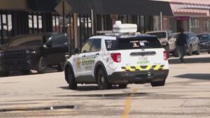 Robocop en Miami, auto policial autónomo del Sheriff de Miami-Dade con cámaras y sensores para reforzar la seguridad comunitaria.