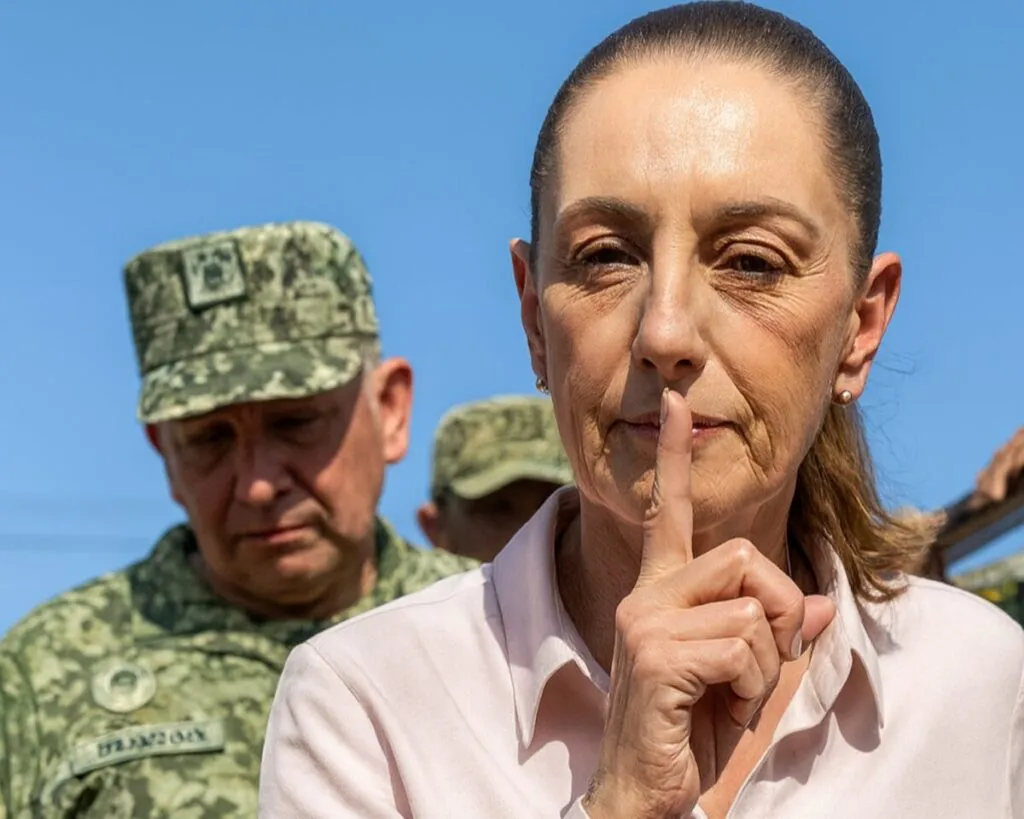 Símbolo del autoritarismo y la falta de empatía que marcaron la visita de Claudia Sheinbaum a las zonas inundadas de Veracruz.