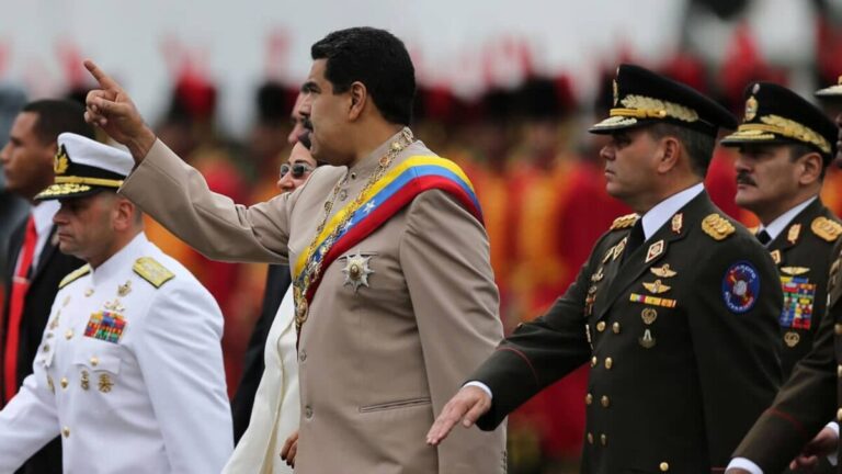 Buque militar estadounidense en el Caribe durante operaciones ligadas al Cartel de los Soles.