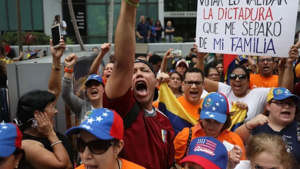 Residentes de Doral muestran preocupación tras el fin del TPS que afecta a venezolanos en Florida.