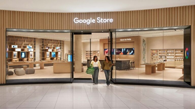 Vista moderna de Google Store Aventura con visitantes explorando productos tecnológicos en Miami-Dade.