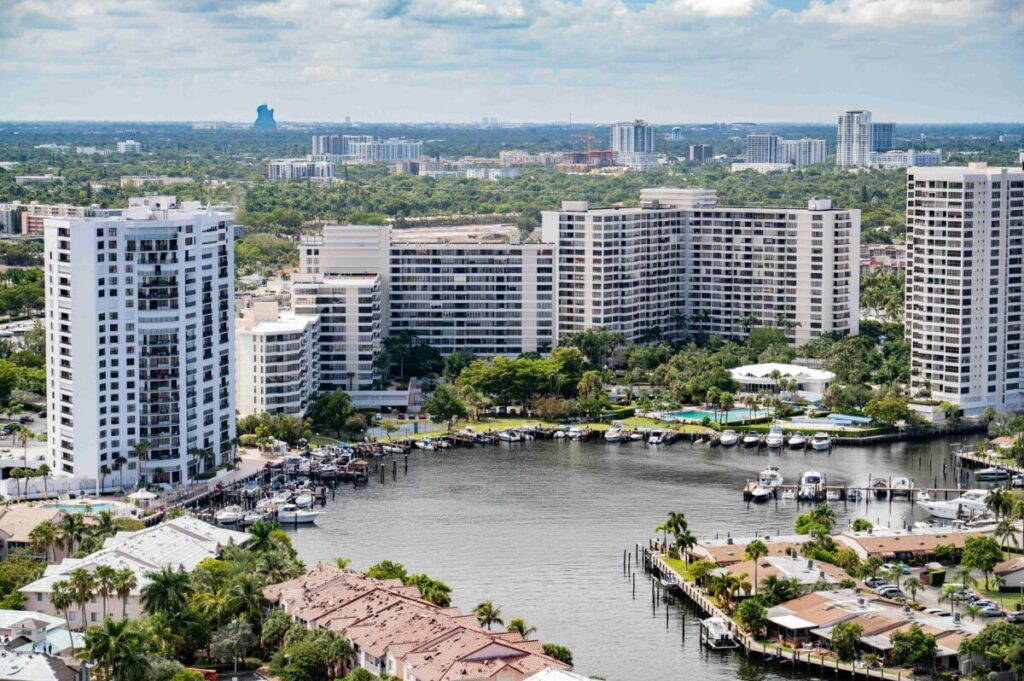 Vista de Palm Coast, la ciudad más segura de Florida, con renta accesible en 2025