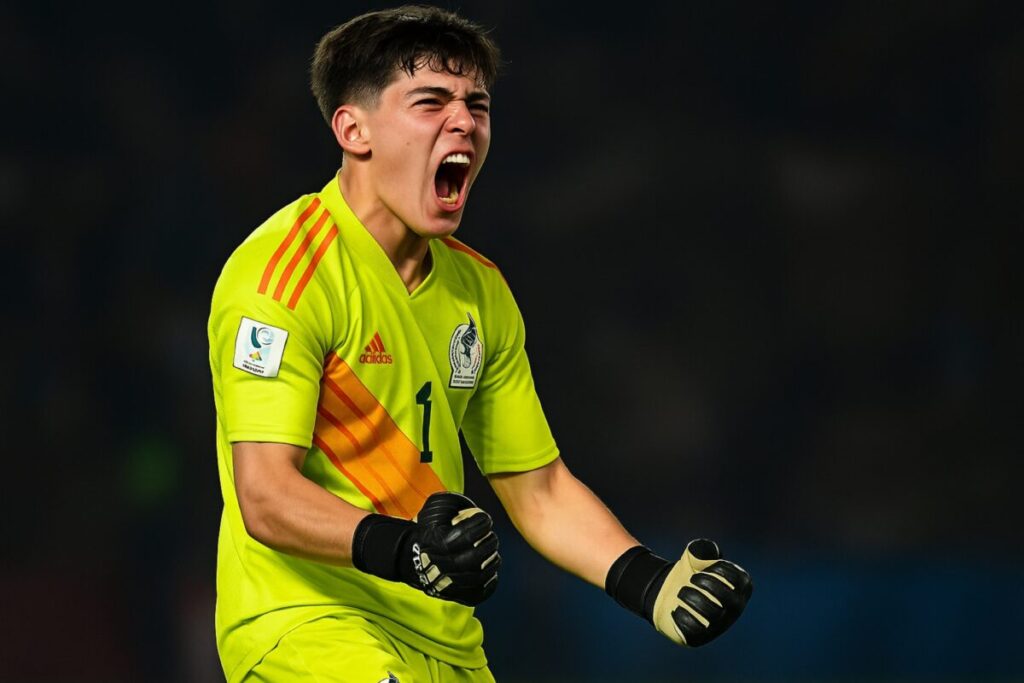Portero de México Sub-17 celebrando tras eliminar a Argentina en penales durante el Mundial Sub-17 en Indonesia