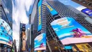 Cartel promocional inspirado en Miami Beach con enfoque en atracción de talento.