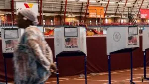 Candidatos y votantes en Miami frente a casillas, segunda vuelta Miami con baja participación y clima de controversia.