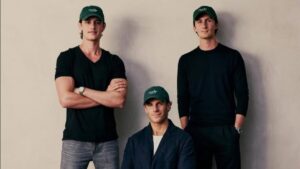 Interior moderno de Nude Miami con barra orgánica y productos saludables curados