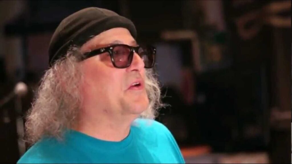 El músico Rat Bastard recibe apoyo en Miami tras un accidente que conmueve a la comunidad cultural.