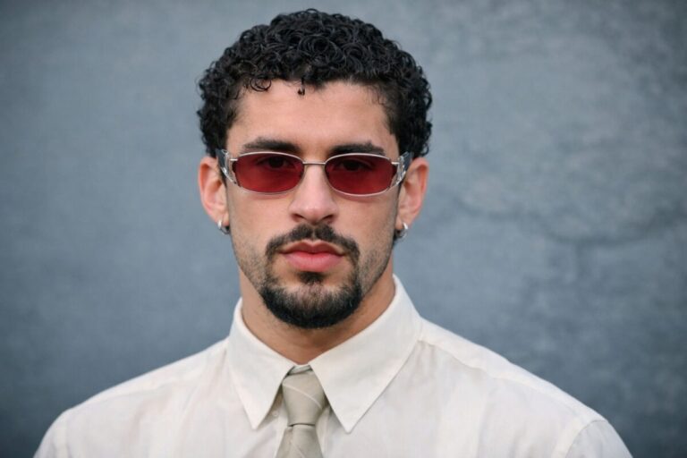 Bad Bunny en imagen profesional, conectando culturalmente con México y Miami