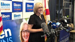 Eileen Higgins impulsa cambios en Miami al rechazar cooperación con ICE y enfrentar tensiones legales