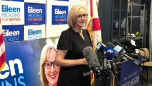 Eileen Higgins impulsa cambios en Miami al rechazar cooperación con ICE y enfrentar tensiones legales