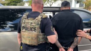 Operativos de ICE en Broward generan indignación y temor entre comunidades inmigrantes de Florida