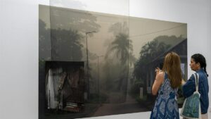 Exposición de la Iglesia de Miami que muestra fotos de personas sin hogar y nuevas perspectivas urbanas