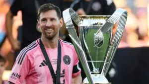 Messi levanta el ánimo del estadio en Miami tras guiar a Inter Miami a su primer título de MLS con acciones decisivas
