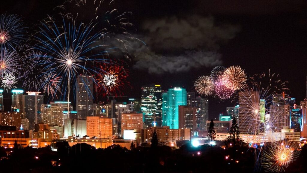 Celebración de Año Nuevo con fuegos artificiales en Miami