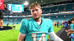 Quinn Ewers asume como quarterback titular de Miami Dolphins en el cierre de temporada NFL