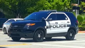 Apuñalamiento al azar en Miami Beach activa investigación policial y deja a un sospechoso detenido