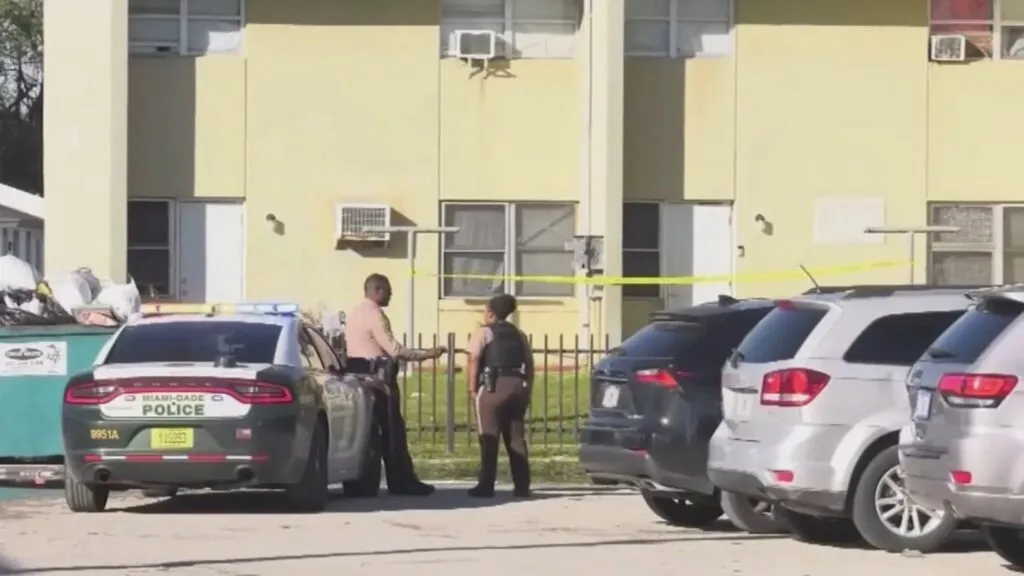 Hombre balea a su exnovia en un salón de uñas de Miami y es arrestado por la policía