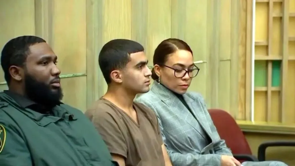 Derek Rosa se declara culpable por homicidio de su madre en un tribunal de Hialeah, Florida