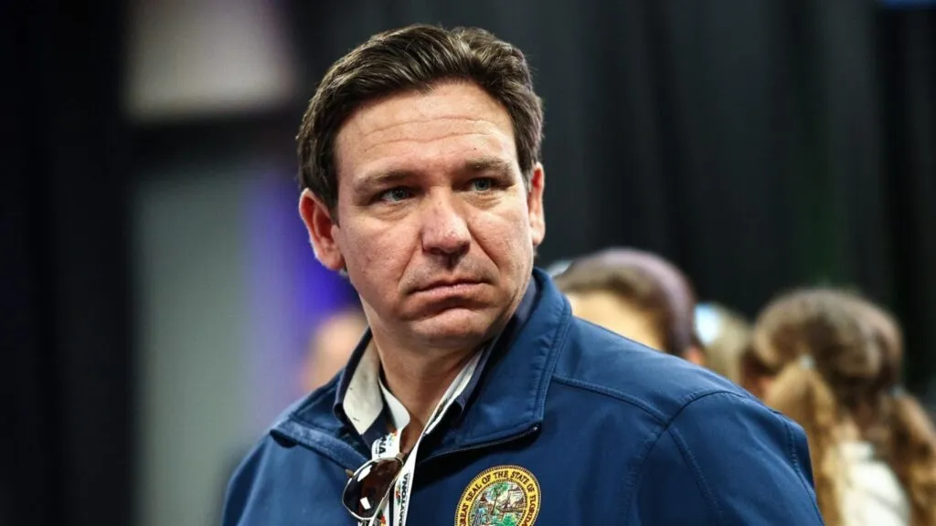 DeSantis anuncia baja histórica en primas de seguros de vivienda en Florida con mayor impacto en el sur