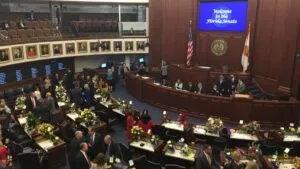 Florida analiza proyectos de ley migratorios con cambios en empleo, educación y sistema electoral
