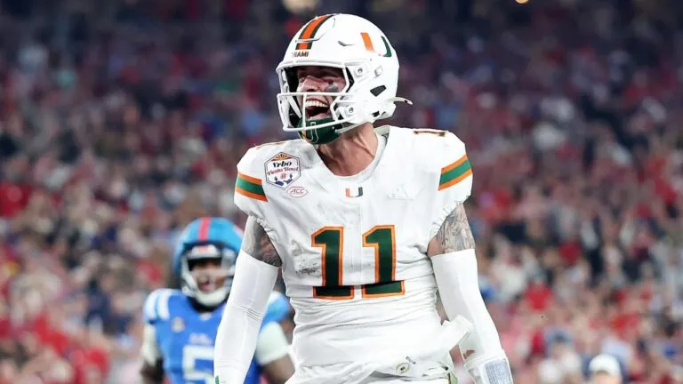 Miami Hurricanes avanzan a la final del playoff liderados por Carson Beck y reavivan su legado nacional