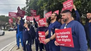 El personal de enfermería del sur de Florida alcanza un acuerdo laboral con mejoras salariales y mayor seguridad para pacientes