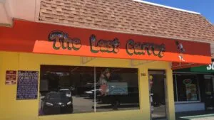 Fachada de The Last Carrot en Coconut Grove antes de su cierre definitivo