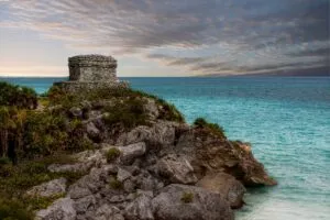 Ruinas arqueológicas de Tulum y Cobá, con cambios en precios de entrada anunciados por INAH