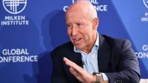 Barry Sternlicht empresario de Miami Beach vinculado a cena en 2018 en Manhattan