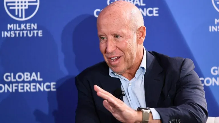 Barry Sternlicht empresario de Miami Beach vinculado a cena en 2018 en Manhattan