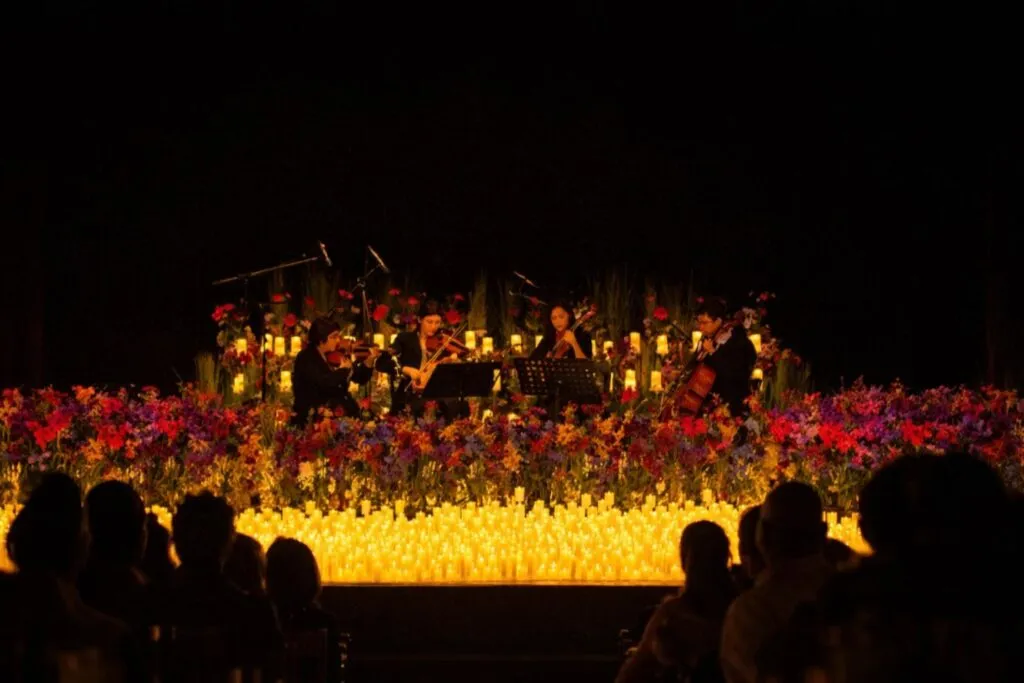 Concierto Bridgerton Candlelight con cuerdas ilumina Miami con velas y música clásica