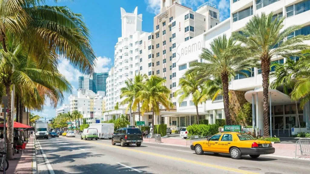 Cambios de temperatura en Miami con calor récord y frente frío intenso