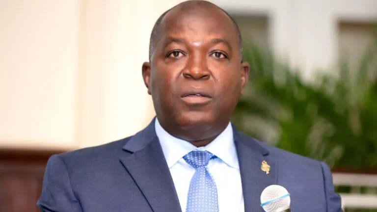 Fachada del ayuntamiento de North Miami vinculada a demanda contra exalcalde