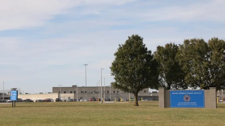 Instalación penitenciaria en Indiana donde falleció detenido de ICE bajo investigación