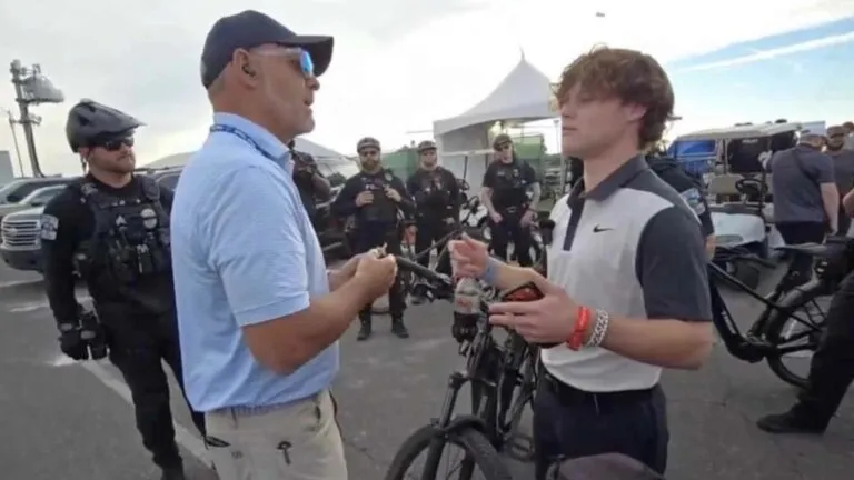 Jack Doherty escoltado por seguridad tras incidente en torneo del PGA Tour en Arizona