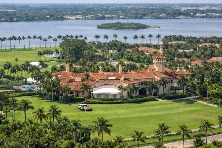 Agentes refuerzan Mar-a-Lago seguridad en Florida tras incidente armado