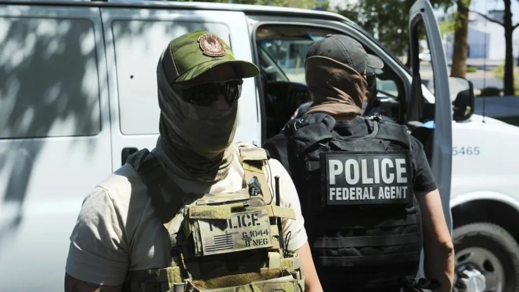 Patrullas policiales durante redada migratoria en Broward cerca de escuelas en Southwest Ranches
