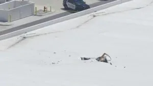 accidente de helicóptero en Florida tras impacto en almacén de Boynton Beach